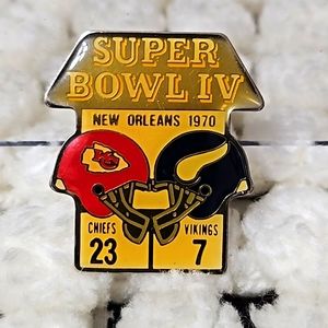 Vintage 1970 Super Bowl IV pin